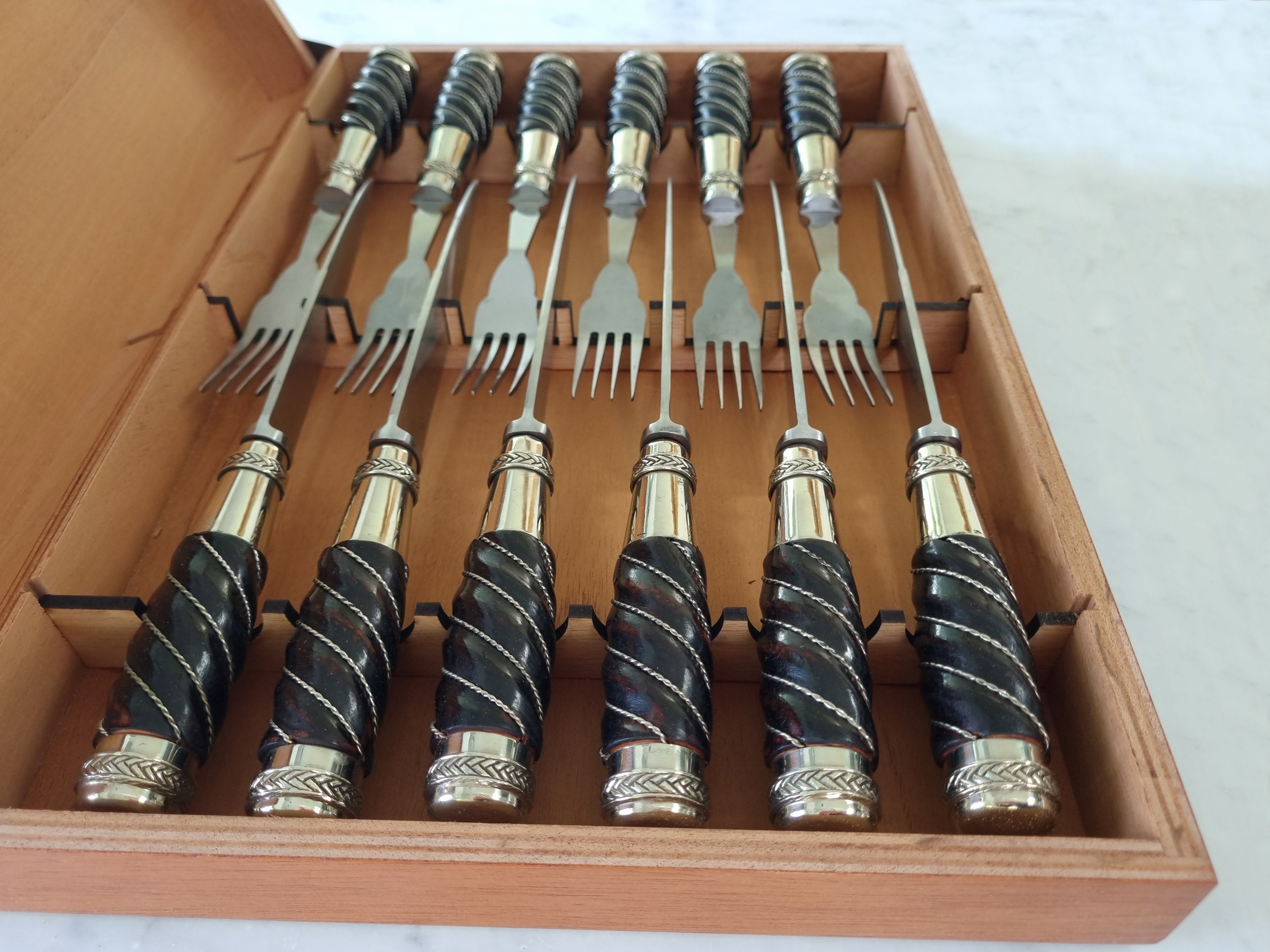 GALLONEADO WOODEN CUTLERY SET - NEW!!! - Vakiano