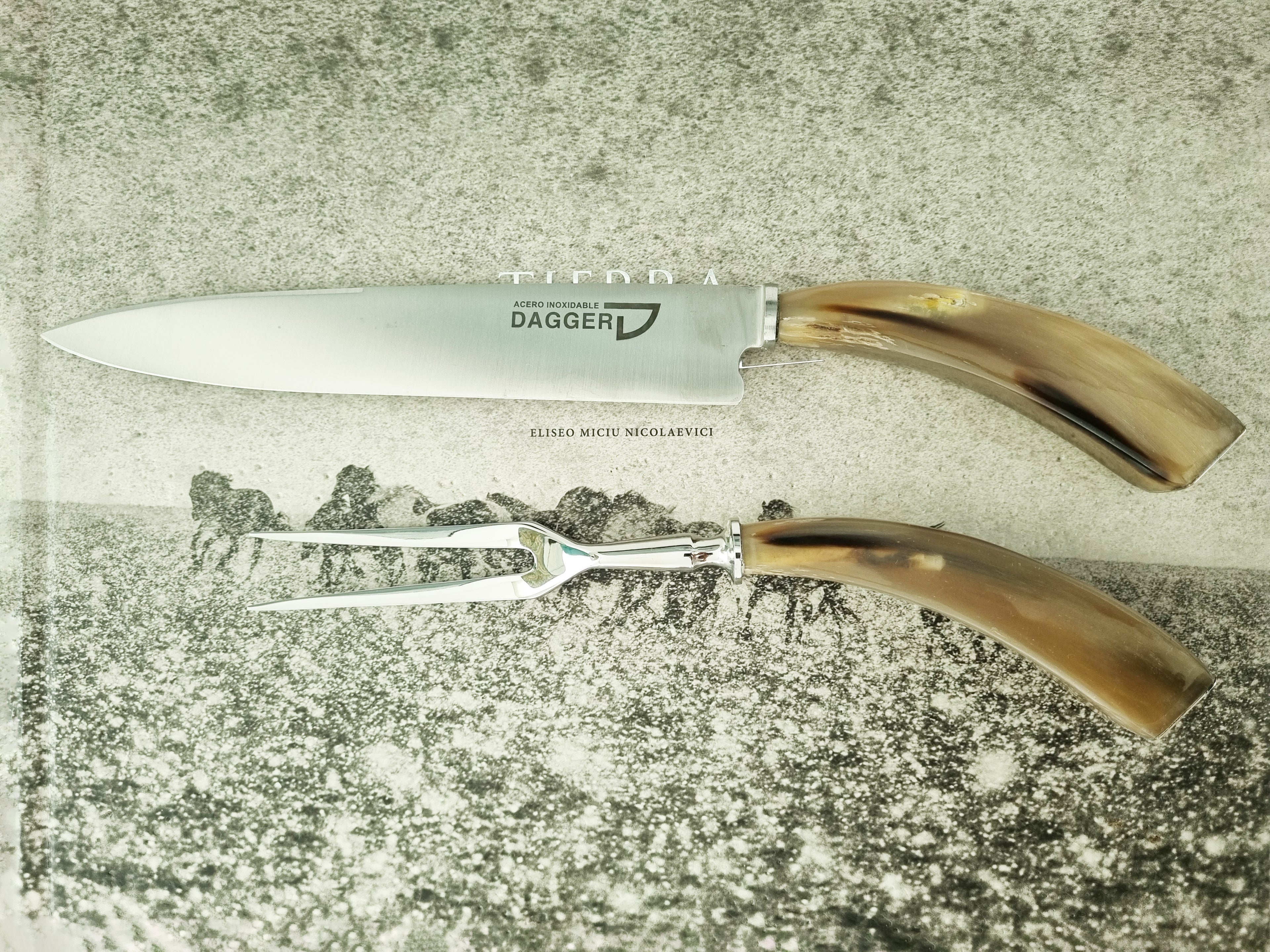 COW ANTLER CARVING SET - Vakiano
