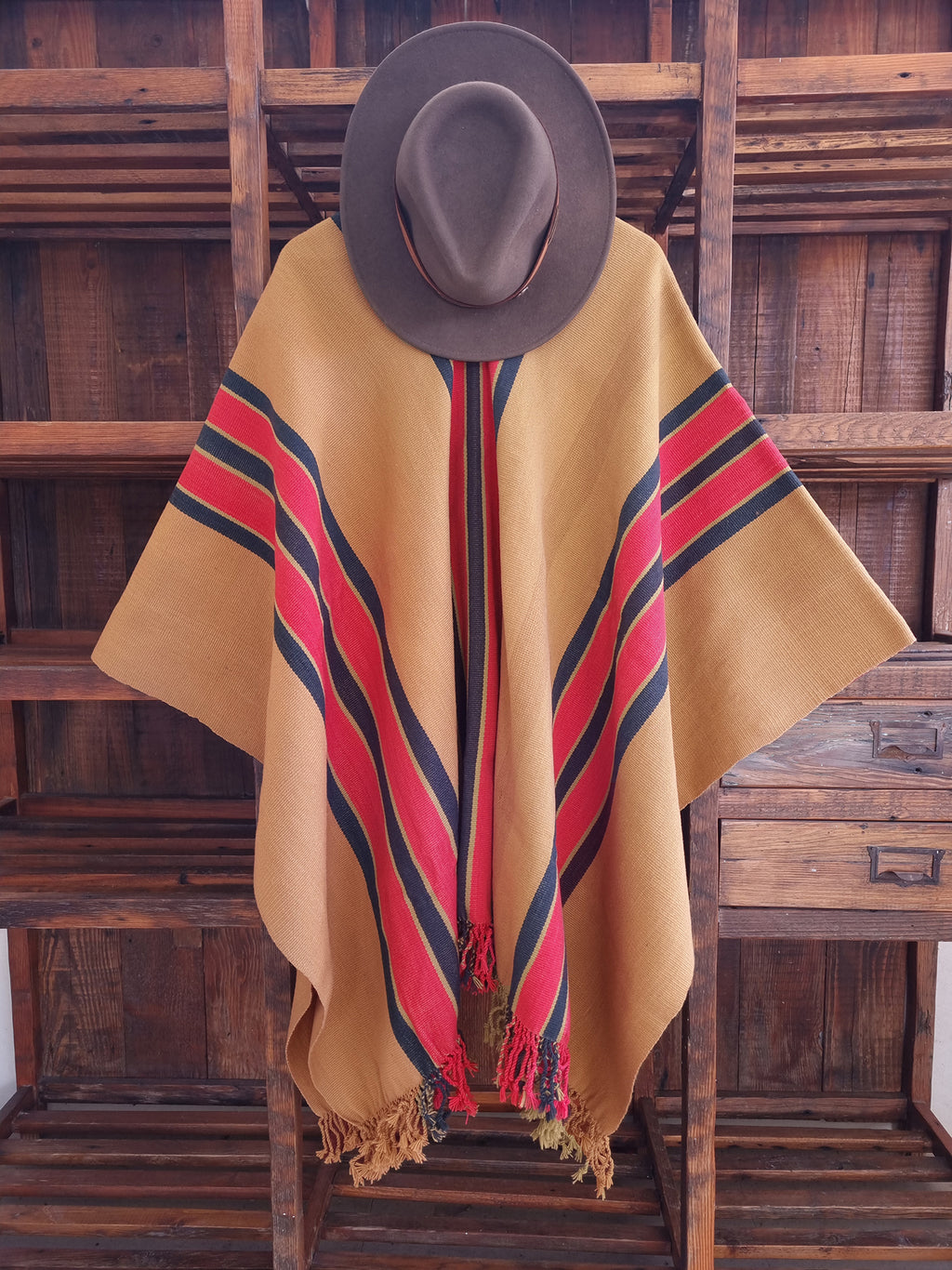 Chumbicha lamb Poncho - Vakiano