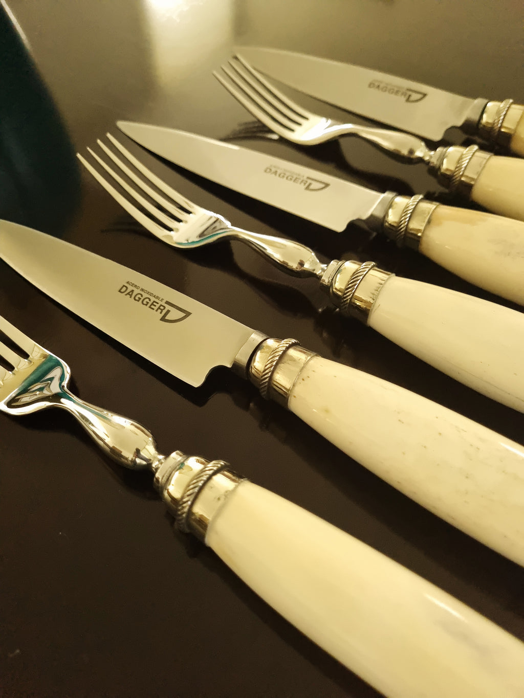 Authentic Table Edition - Vakiano