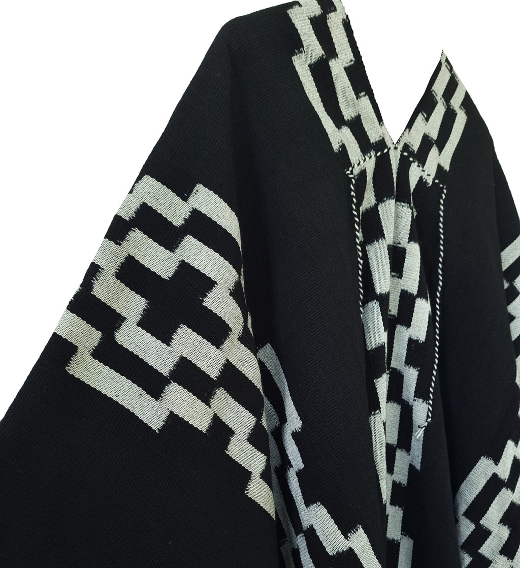 Toba Pampa Lamb Poncho - Vakiano
