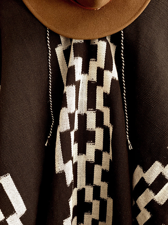 Toba Pampa Lamb Poncho - Vakiano
