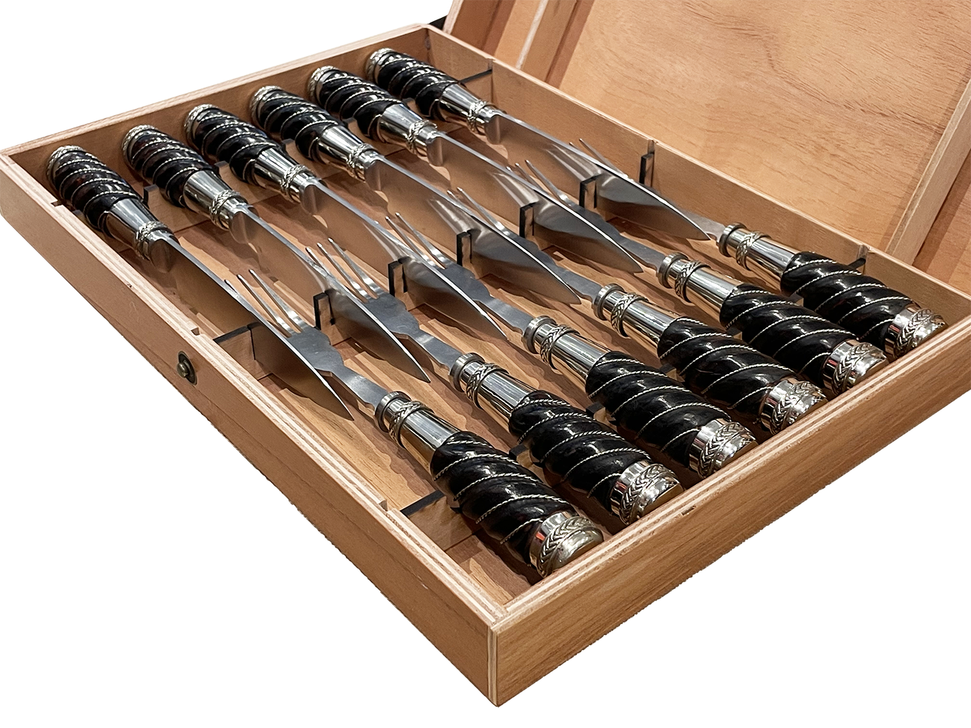 GALLONEADO WOODEN CUTLERY SET - Vakiano