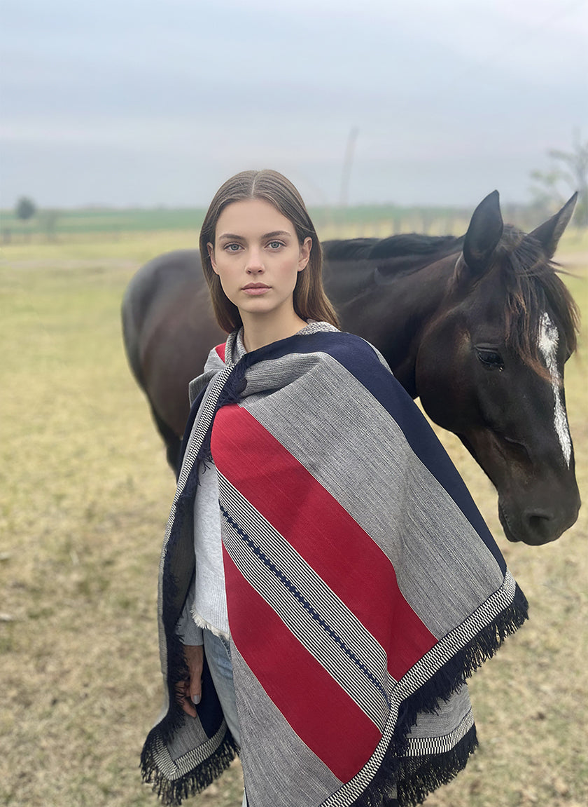 Cachi lamb Poncho - Vakiano